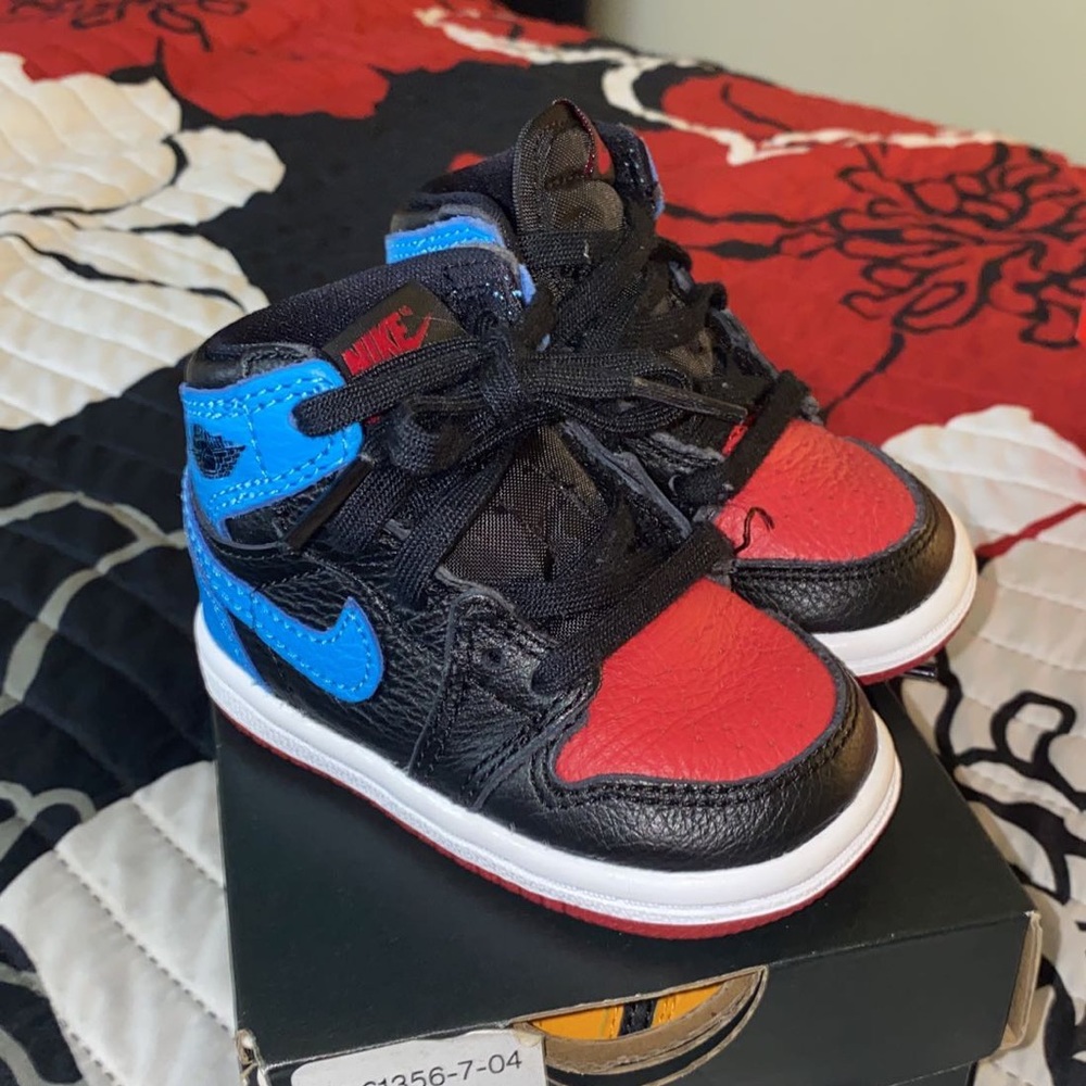 Jordan 1’s size 4c
